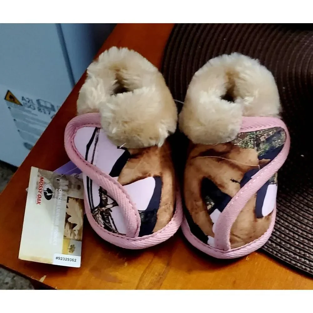 NWT MOSSY OAK CAMO BLAZING ROXX BABY SLIPPERS
